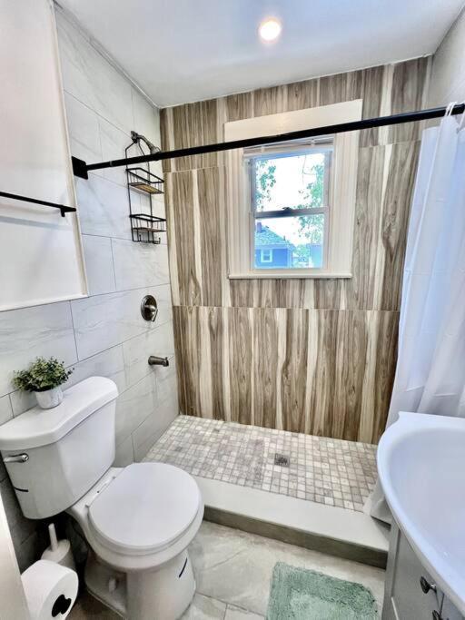 Modern Apartment - 3 Bedrooms, 2 Bathrooms New York City Exterior photo